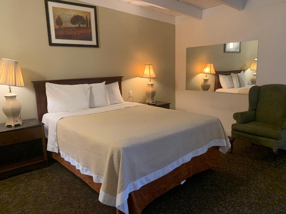 Ventura Beach House Motel